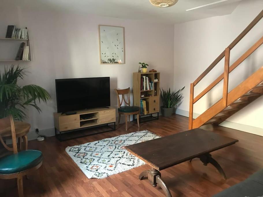 Charmant Appartement Au Calme Avec Parking Besançon Exterior foto